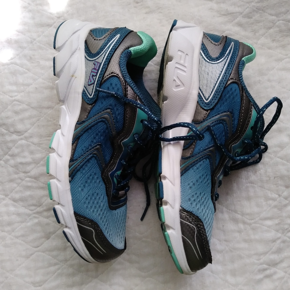 Women's Fila Cool Max Sneakers - Picture 2 of 5